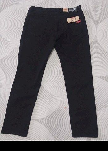 Levis Siyah Duz Kesim Jean