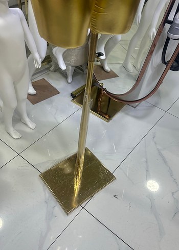 Parlak Altın Kadın Vücut Zinciri - Görsel 3