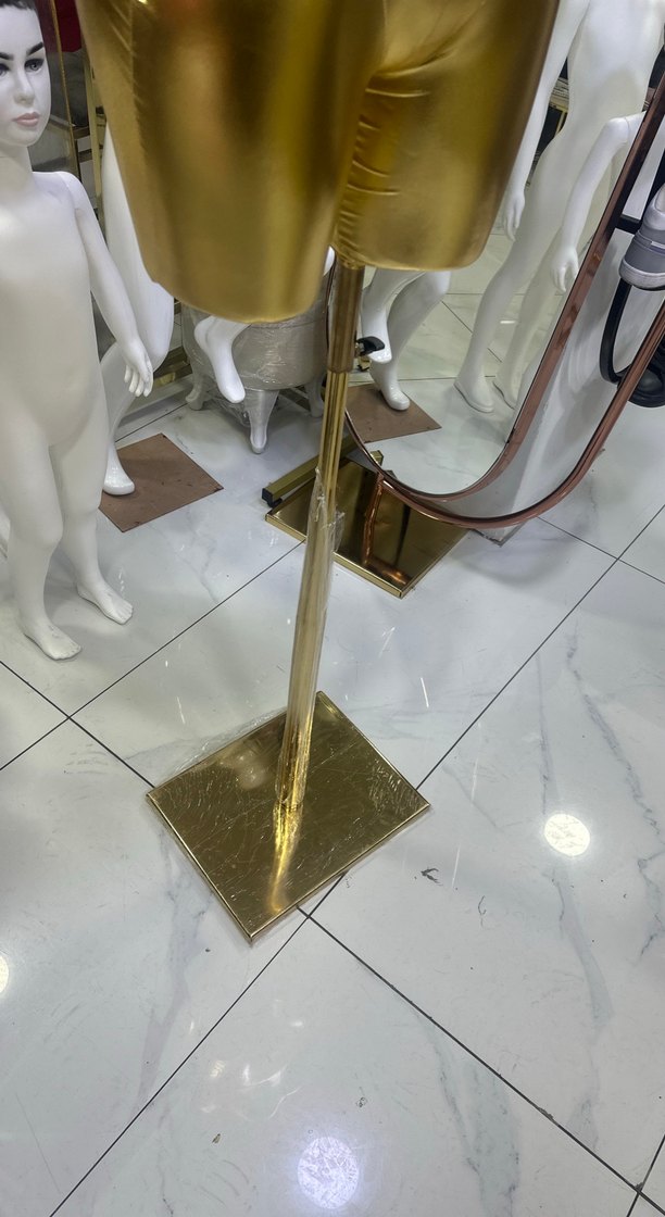 Parlak Altın Kadın Vücut Zinciri - Görsel 3