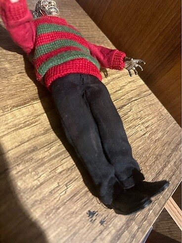 Beden kırmızı Renk Freddy Krueger Figür