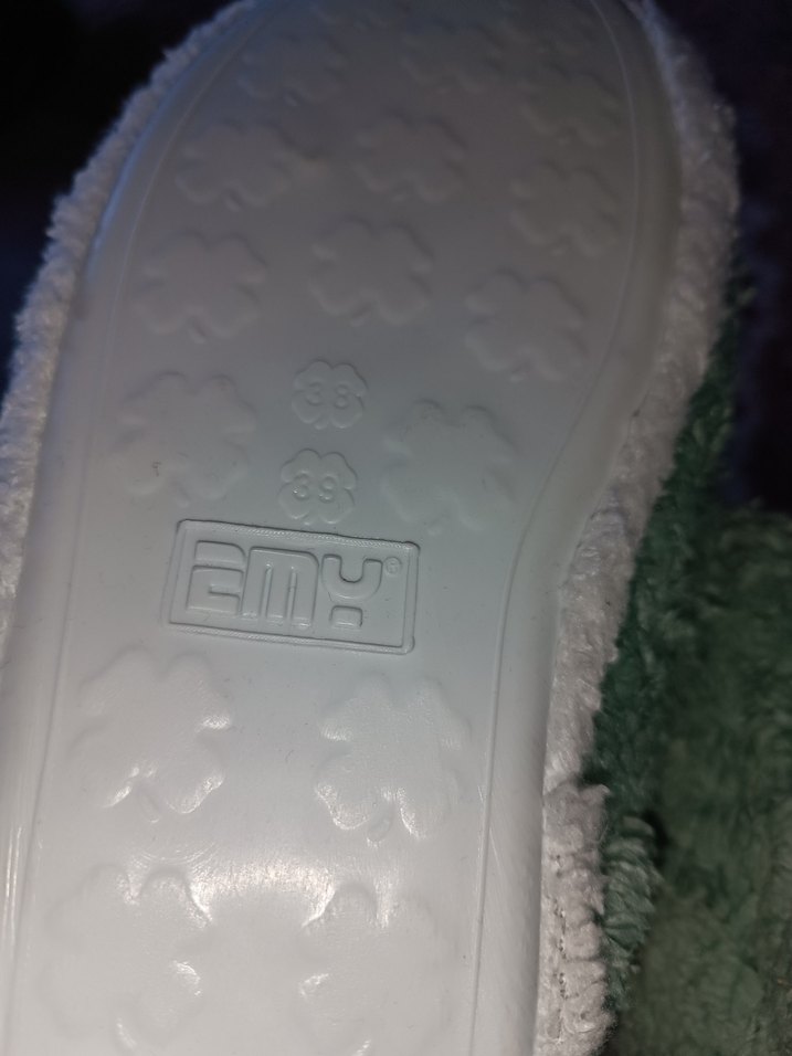 Kadın Beyaz Yeşil Peluş Ev Terliği - Görsel 3