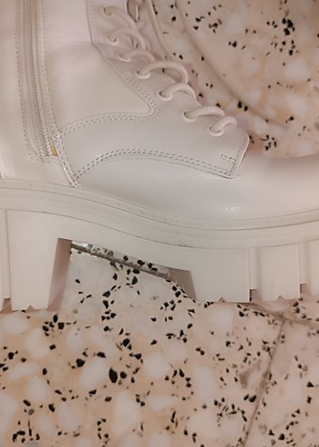 Krem Deri Bağcıklı Platform Topuklu Kadın Bot - Görsel 4