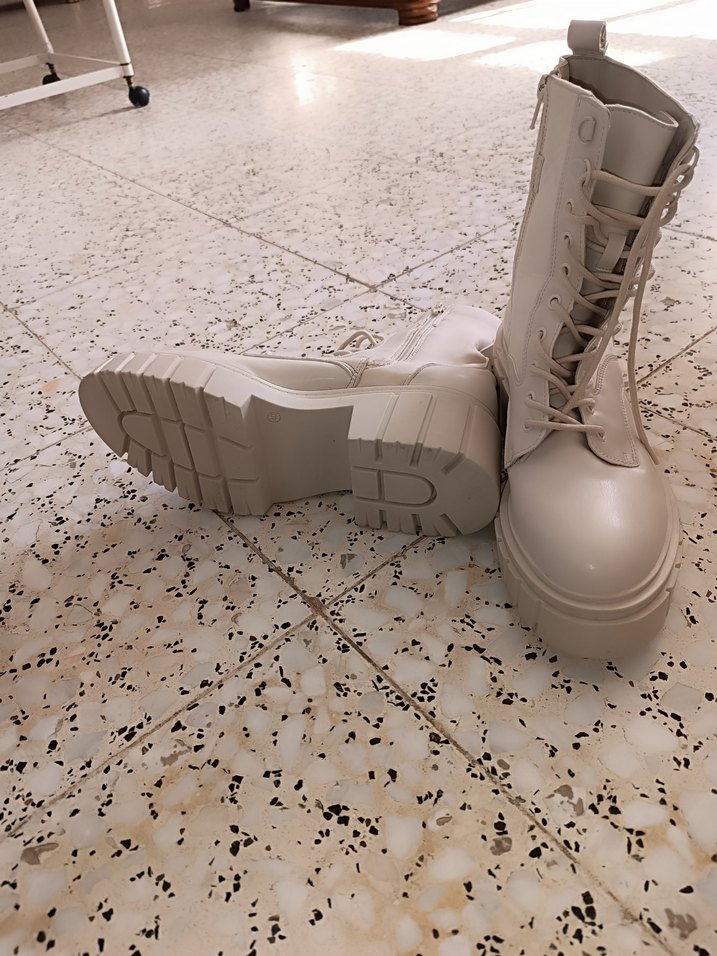 Krem Deri Bağcıklı Platform Topuklu Kadın Bot - Görsel 2