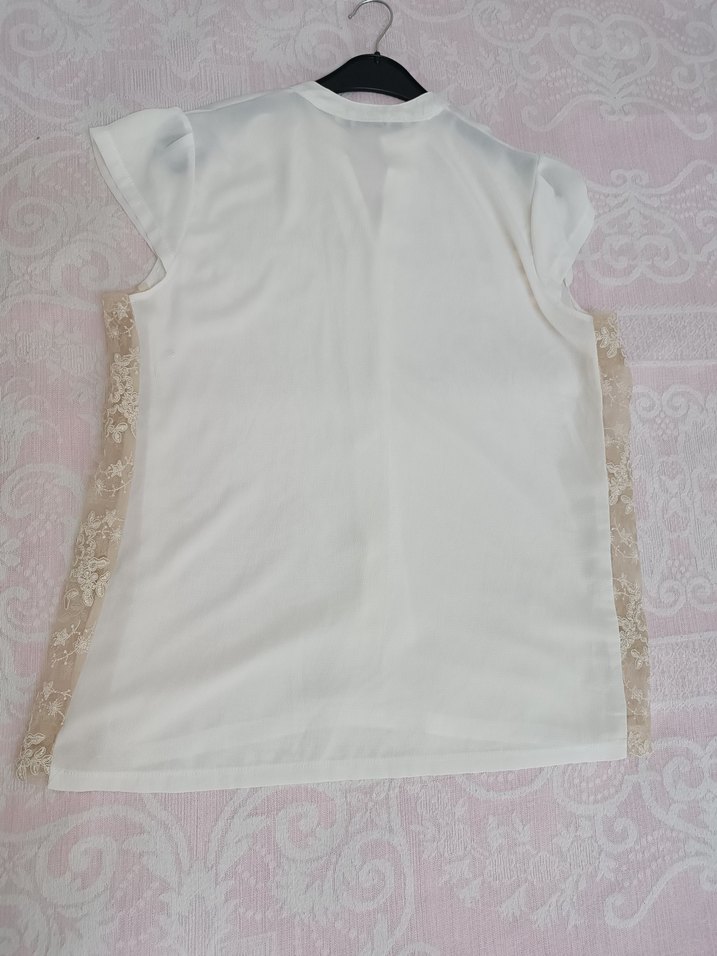 Dantel Detaylı Beyaz V Yaka Kadın Bluz - Görsel 5