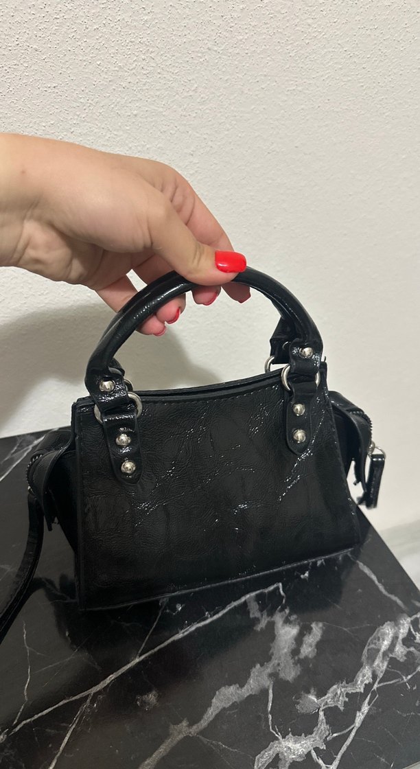 Siyah Deri Tokalı Punk Tarzı Kadın Çantası - Görsel 2