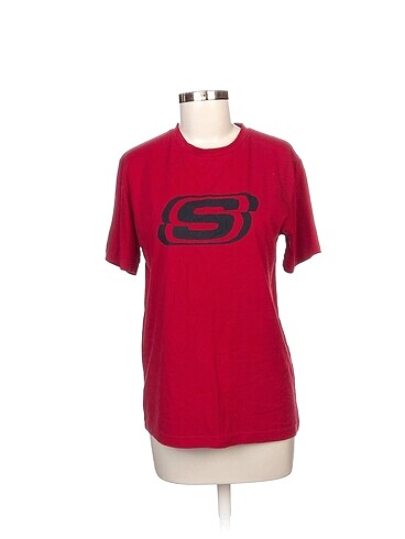 Skechers T-shirt %70 İndirimli.