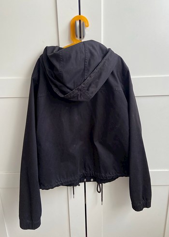 H&M Siyah Kapşonlu Yağmurluk - Görsel 2