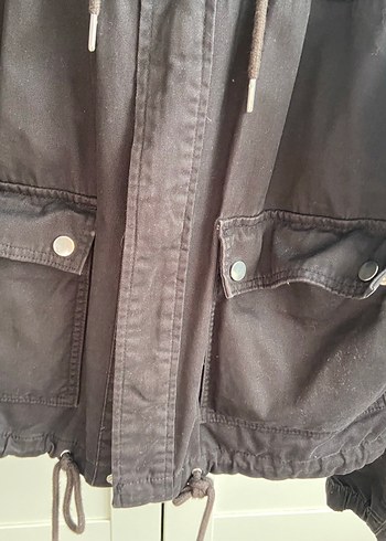 H&M Siyah Kapşonlu Yağmurluk - Görsel 4