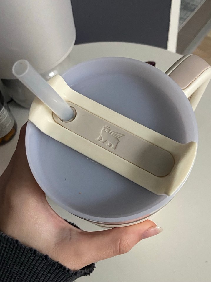 ORIJINAL Stanley Quancher Pipetli Termos 1.18L Krem - Görsel 2