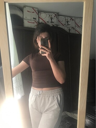 Sandy yarım kol crop