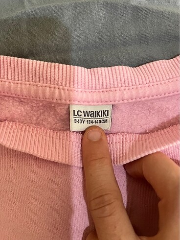 9 Yaş Beden Lc waikiki kız çocuk sweati