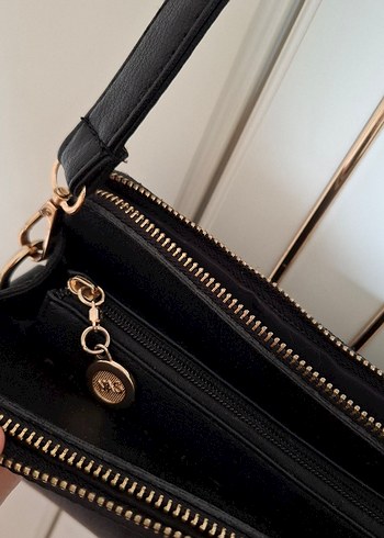 Parlak Siyah Deri Kadın Çanta - Görsel 9