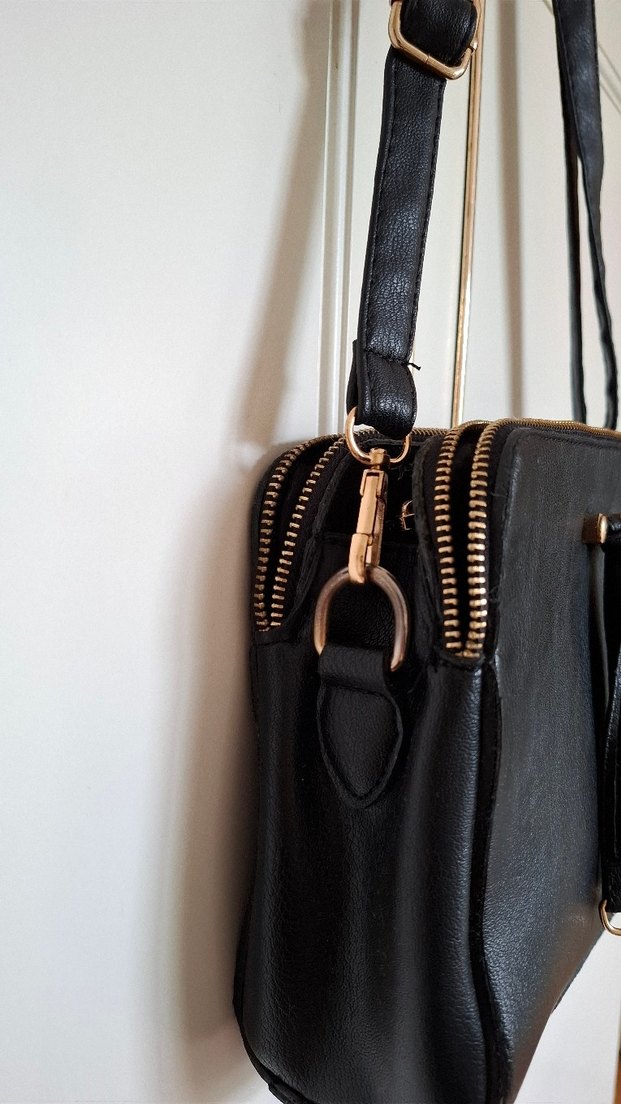 Parlak Siyah Deri Kadın Çanta - Görsel 5