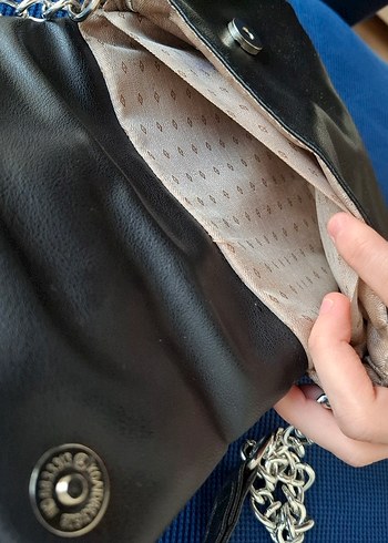 Zincir Detaylı Siyah Deri Kadın Kol Çantası - Görsel 3