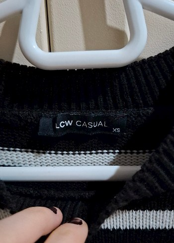 Siyah Beyaz Çizgili Triko Kazak - Görsel 3