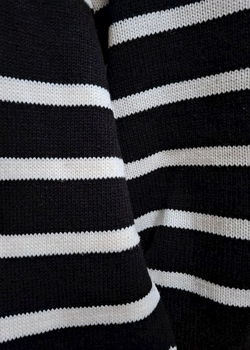 Siyah Beyaz Çizgili Triko Kazak - Görsel 4