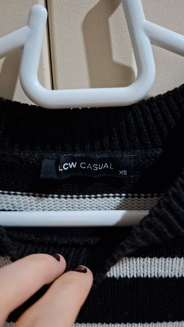 Siyah Beyaz Çizgili Triko Kazak - Görsel 3