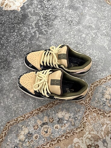 Nike dunk low travisscoot