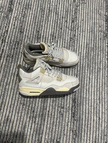 Nike NİKE JORDAN RETRO 4