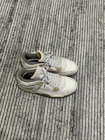 42 Beden NİKE JORDAN RETRO 4