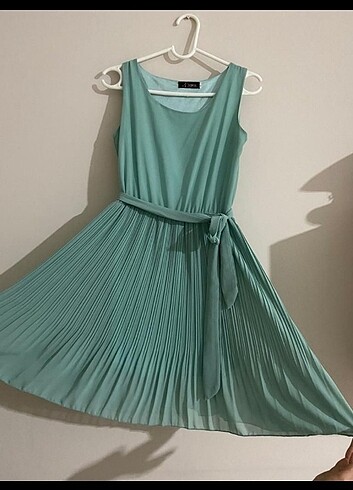 Mint yeşili elbise