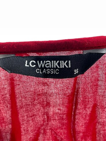 36 Beden kırmızı Renk LC Waikiki Gömlek %70 İndirimli.