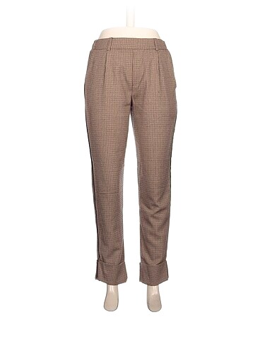 Bershka Kumaş Pantolon %70 İndirimli.