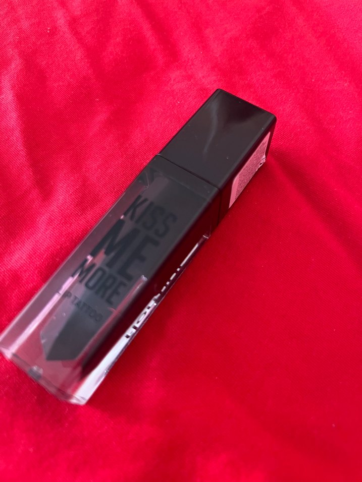 Siyah Mat Ruj - Görsel 2