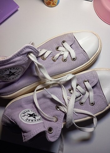 Converse Converse Lila ?