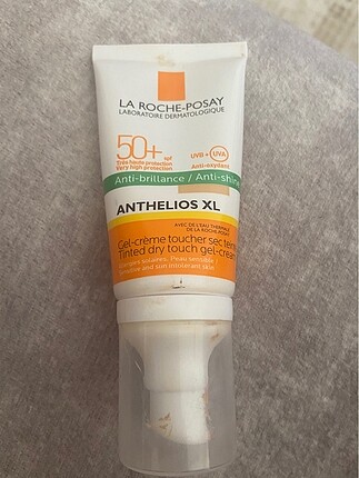 La roche renkli güneş kremi
