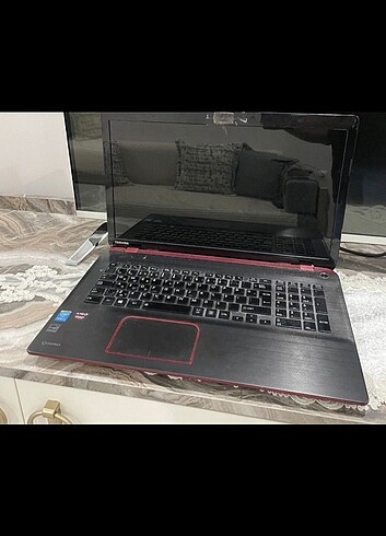 Toshiba X70-B10U Oyuncu Laptop 