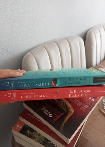 Esra Ezmeci'den 2 Roman Seti