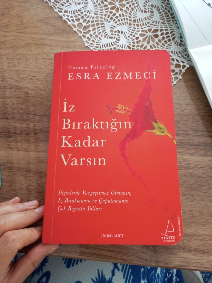 Esra Ezmeci'den 2 Roman Seti - Görsel 3