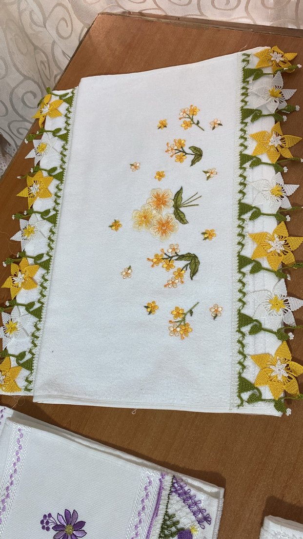 İşlemeli Mor Çiçekli Havlu - Görsel 3
