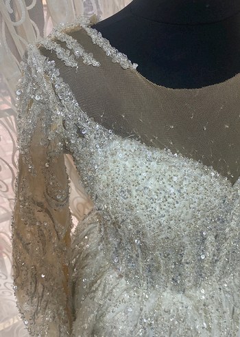 Parlak Bej V-Yaka Uzun Kollu Prenses Gelinlik - Görsel 7