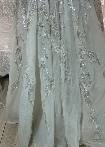 Parlak Bej V-Yaka Uzun Kollu Prenses Gelinlik - Görsel 5