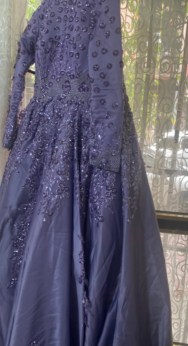 Uzun Kollu İşlemeli Mor Abiye Elbise - Görsel 5