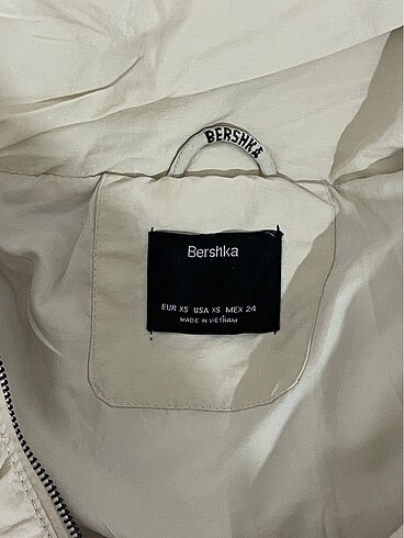 xs Beden bershka beyaz mont