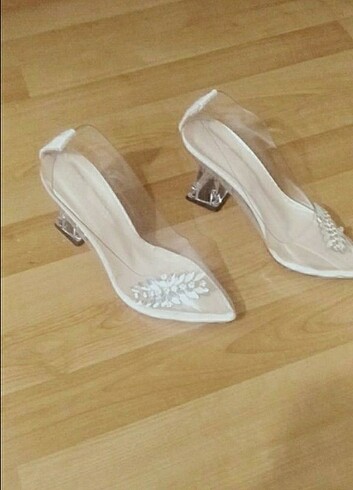 Şeffaf beyaz abiye ayakkabı