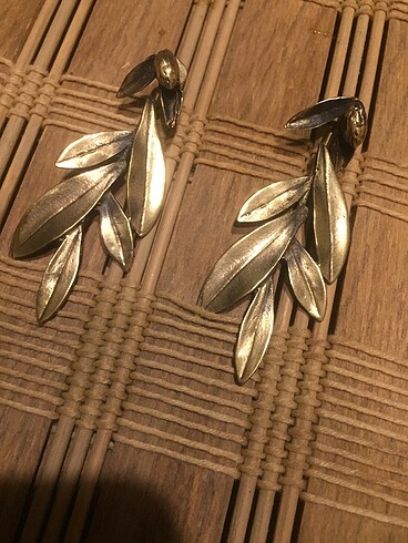 Zeytin Dalı Motifli Bronz Küpe