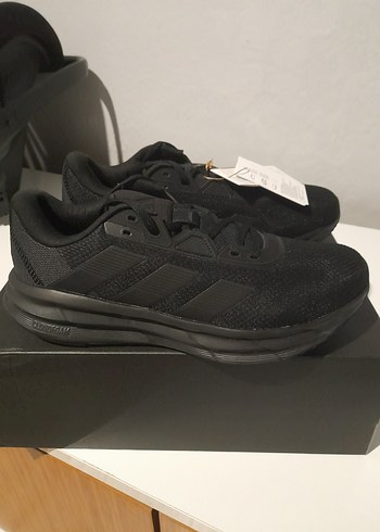 Adidas 42.5