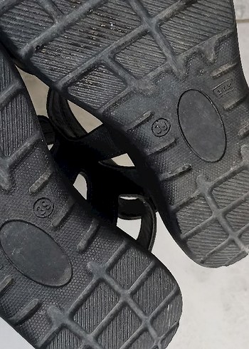 Bayan Siyah Tokalı Lastik Sandalet - Görsel 4