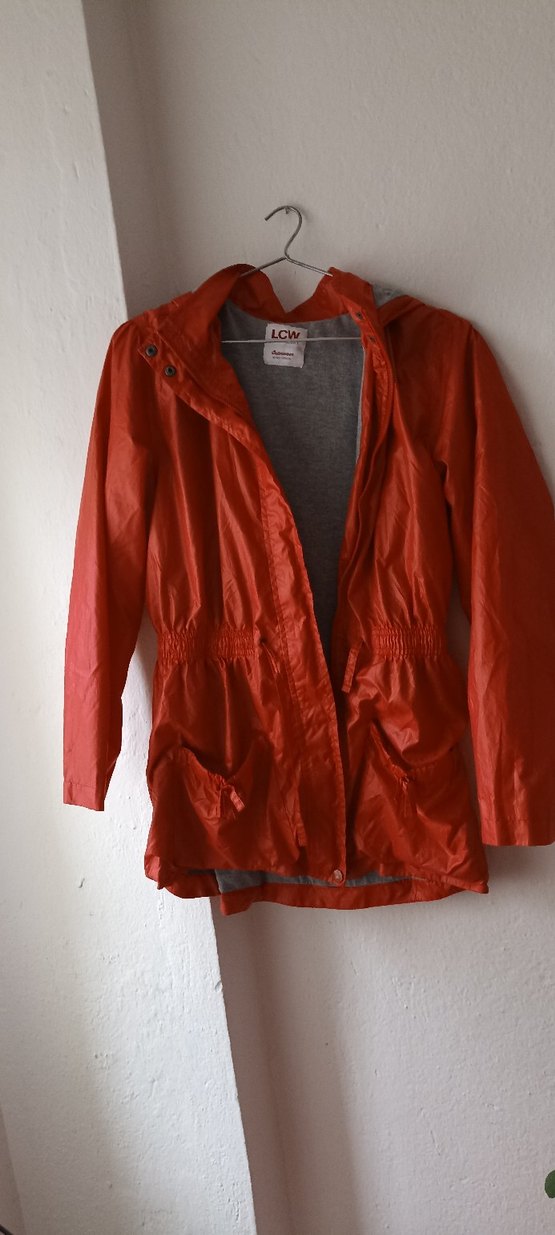 Kırmızı kız çocuk yağmurluk - Görsel 3