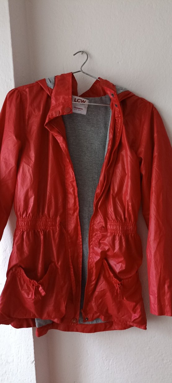 Kırmızı kız çocuk yağmurluk - Görsel 2