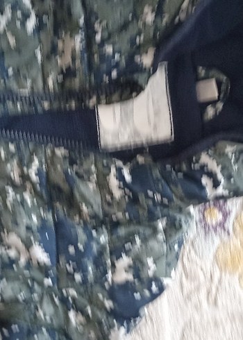 Erkek Çocuk Kamuflaj Desenli Kapüşonlu Mont - Görsel 4