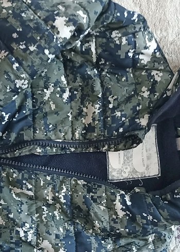 Erkek Çocuk Kamuflaj Desenli Kapüşonlu Mont - Görsel 10