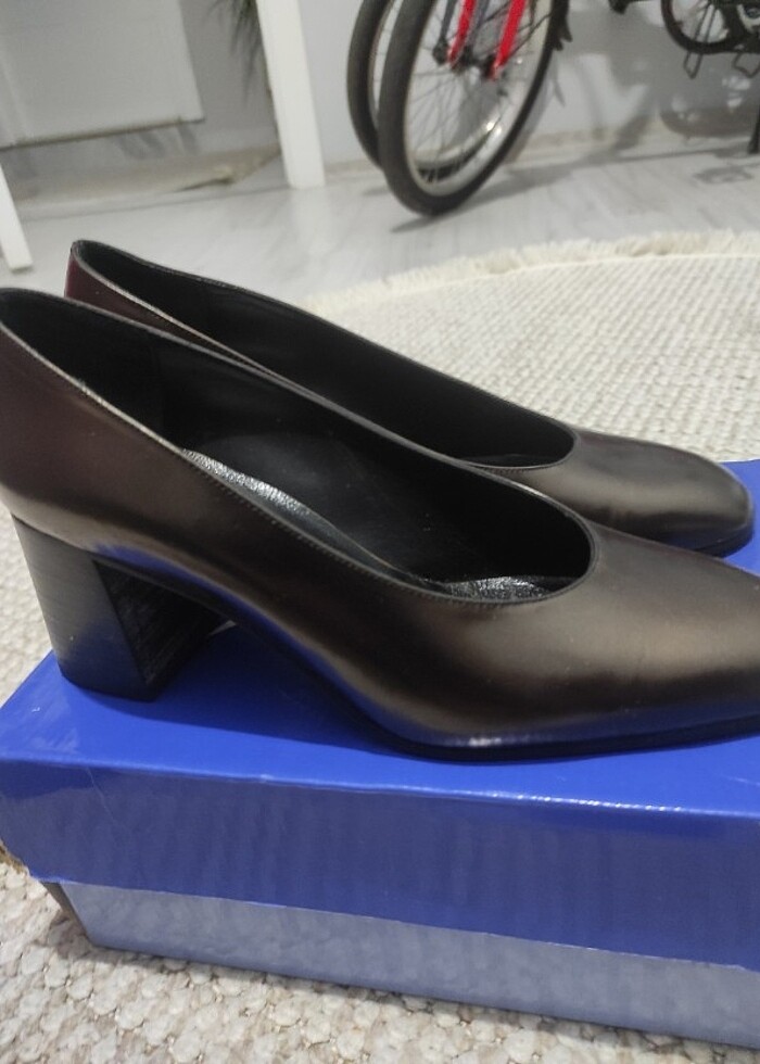 Gold topuklu ayakkabı  - Görsel 3