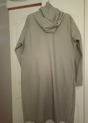 Gri Uzun Düğmeli Kadın Yağmurluk Trençkot - Görsel 3