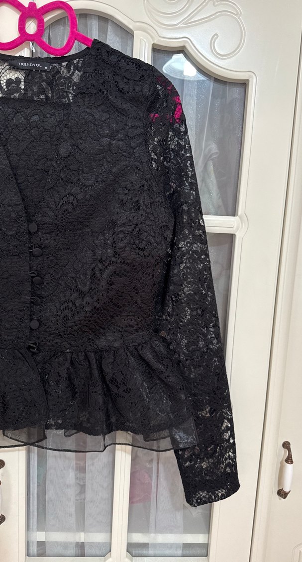 Dantel Detaylı Siyah Gotik Kadın Bluz - Görsel 3