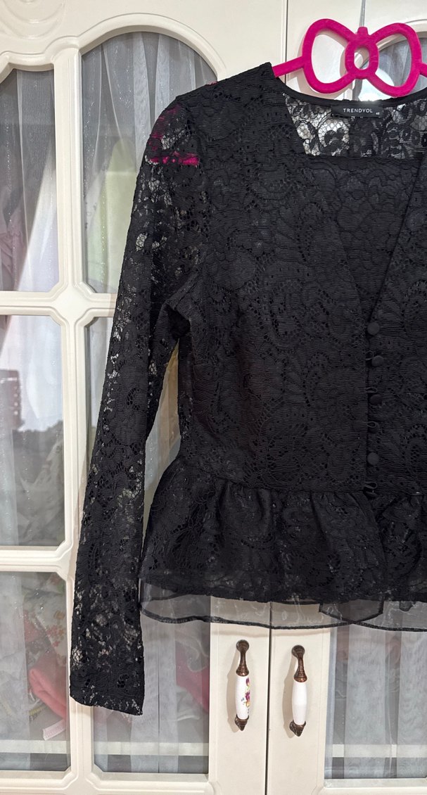 Dantel Detaylı Siyah Gotik Kadın Bluz - Görsel 2